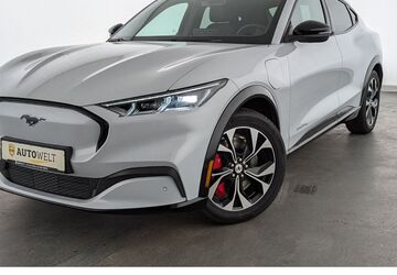 Ford Mustang Mach-E 30.200 km 26.960 &euro; Düsseldorf 40599