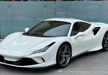 Ferrari F8 3.996 km 299.000 &euro; Grünwald 82031