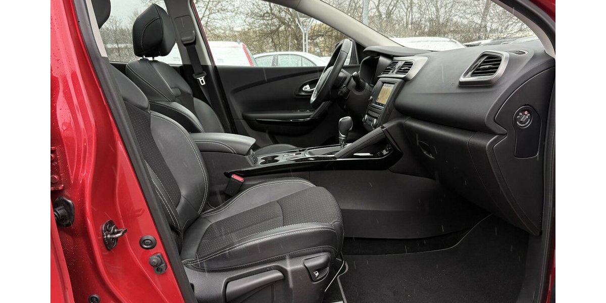 Renault Kadjar 1.2 Collection PANORAMA/NAVI/SHZ/PDC/GRA 71.999 km 13.900 &euro; Villingen-Schwenningen 78054