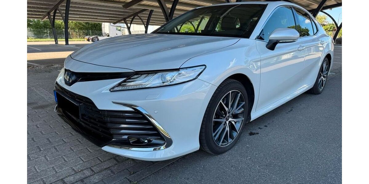 Toyota Camry 91.000 km 30.499 &euro; Lahr 77933