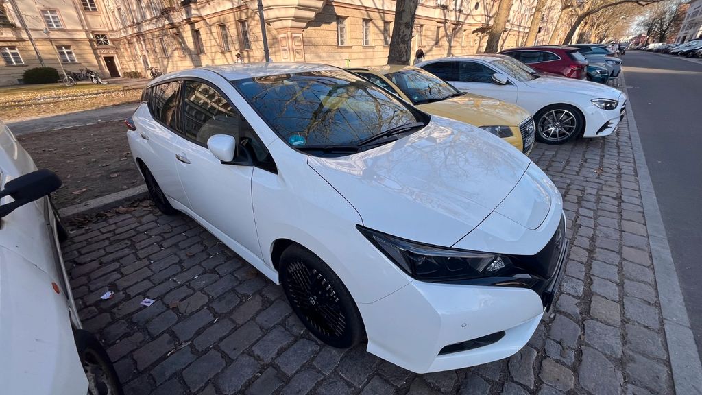 Nissan Leaf 11.500 km 14.999 &euro; Berlin 13595