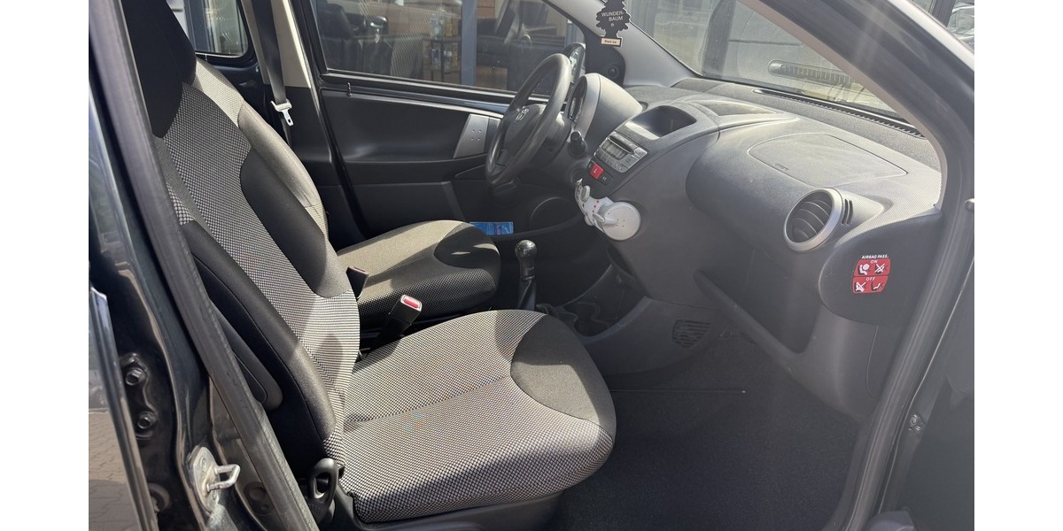 Toyota Aygo HU Dezember 2026 Cool 124.800 km 1.990 &euro; Koblenz 56070