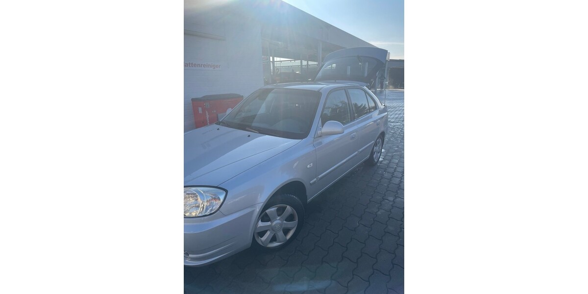 Hyundai Accent 110.000 km 1.100 &euro; Marktredwitz 95615