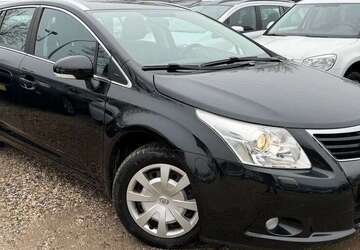 Toyota Avensis 105.898 km 8.790 &euro; Berlin 13089