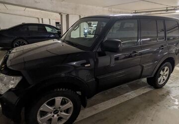 Mitsubishi Pajero 130.000 km 18.100 &euro; Hamburg 20537