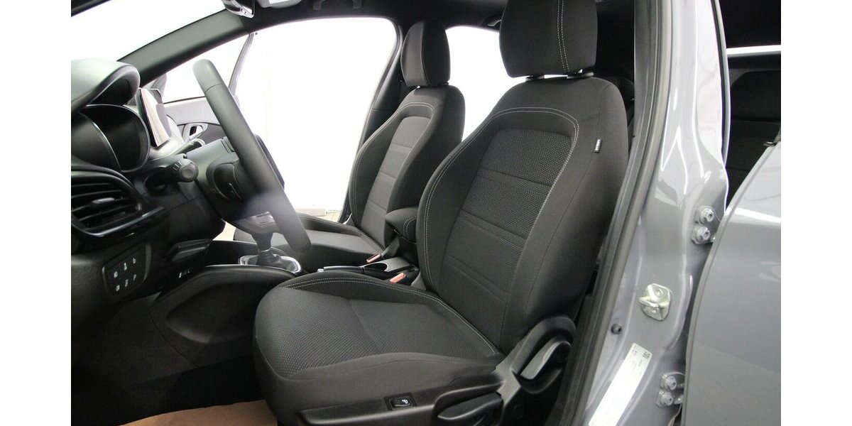 Fiat Tipo Hatchback City Sport KAMERA+AHK+LED+ALU18 28.429 km 15.900 &euro; Hagenow 19230