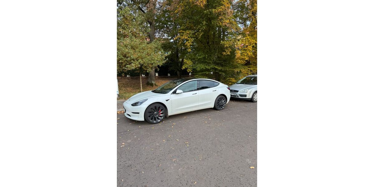 Tesla Model 3 33.394 km 36.999 &euro; Leipzig 04158