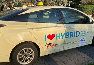 Toyota Prius 352.000 km 8.400 &euro; VELLMAR 34246