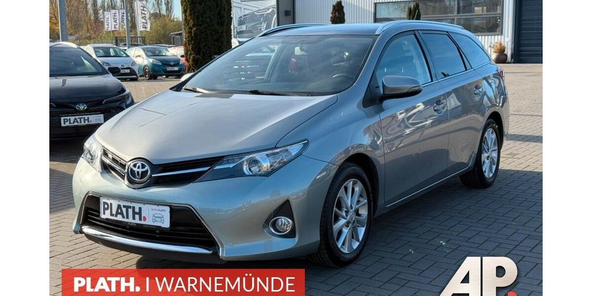 Toyota Auris 146.556 km 11.990 &euro; Rostock-Warnemünde 18119