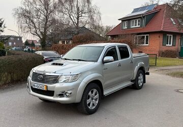 Toyota Hilux 278.659 km 15.900 &euro; HAMBURG 22113