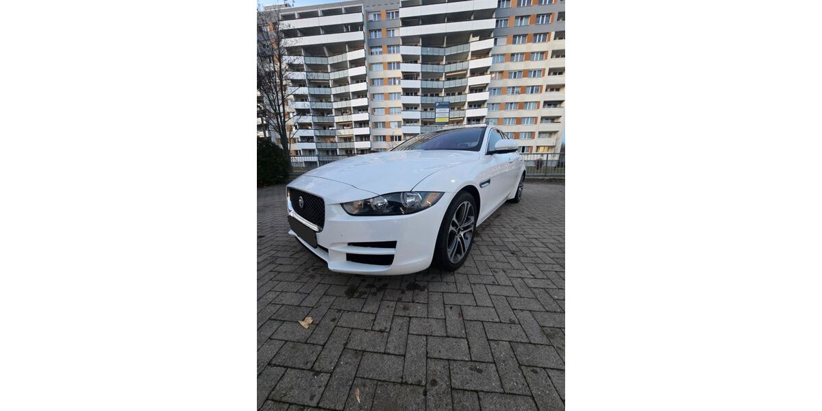 Jaguar XE 123.000 km 12.999 &euro; Riesa 01587