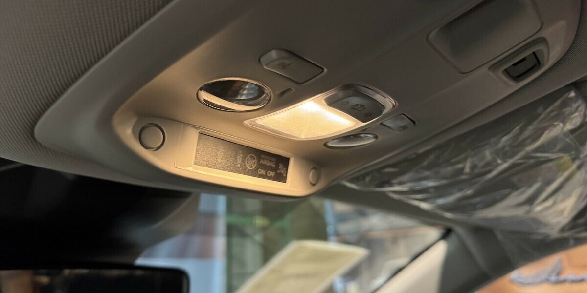 Opel Vivaro XL Extra long 9-Sitzer Klimaautom. AHK 9.900 km 35.999 &euro; Hamburg 22339