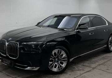 BMW 750 103.449 km 82.870 &euro; Berlin 12351