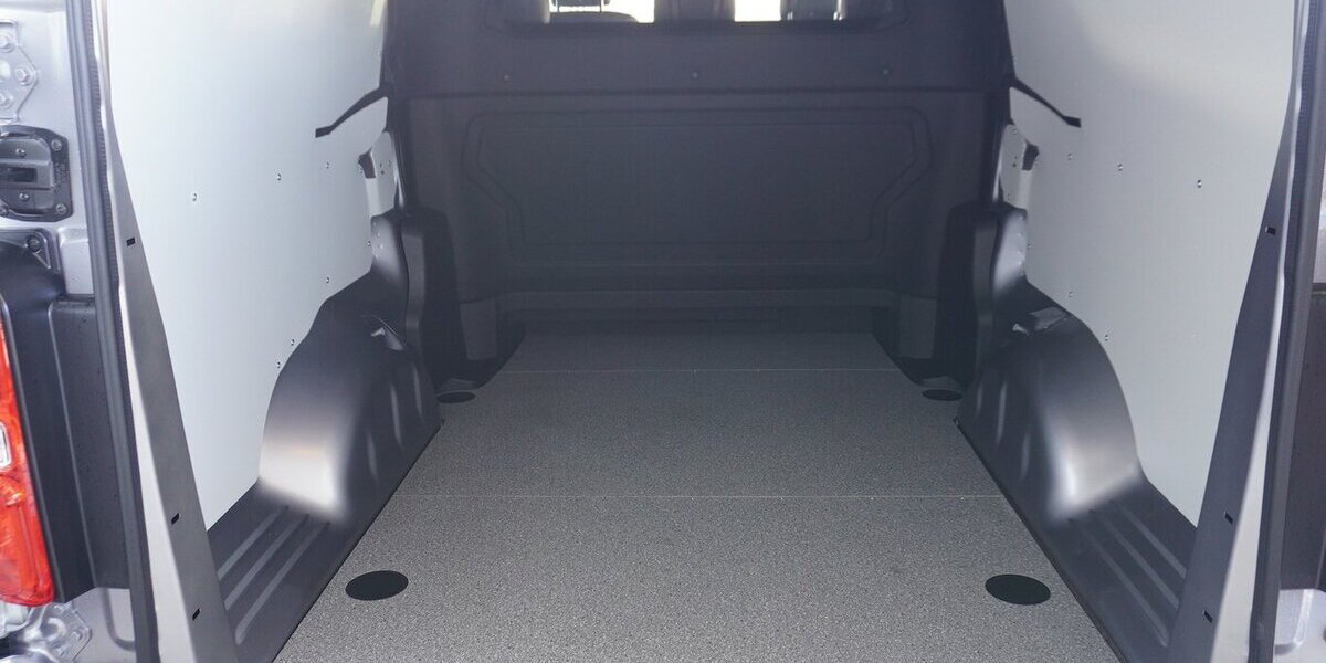 Fiat E-Scudo Multicab L3 75 kW/h / 5-Sitzer 8.712 km 39.972 &euro; Münchenbernsdorf 07589