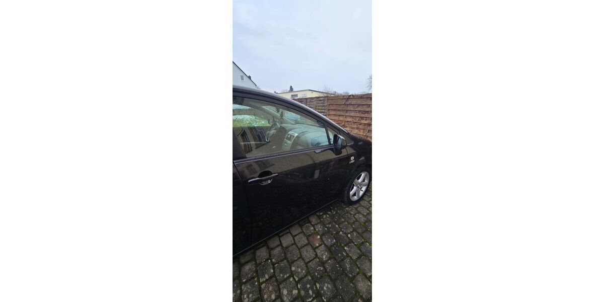 Toyota Corolla Verso 270.000 km 1.950 &euro; Buseck 35418