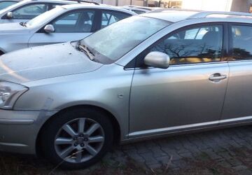 Toyota Avensis 214.113 km 1.750 &euro; Jaenschwalde 03197