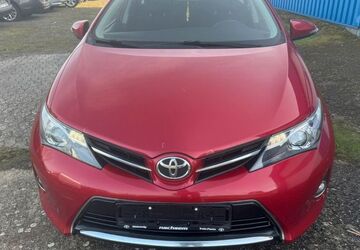 Toyota Auris 392.426 km 3.299 &euro; Euskirchen 53879