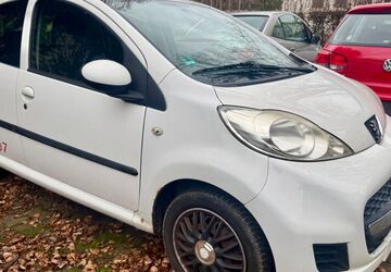 Peugeot 107 157.000 km 1.990 &euro; Worms 67551