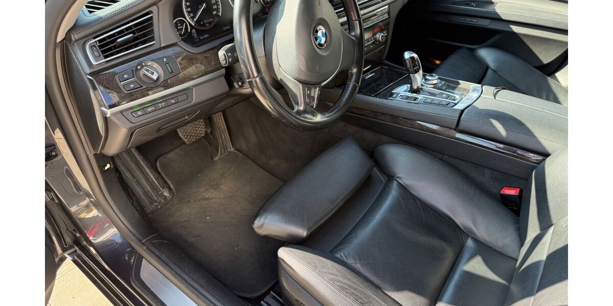 BMW 740 252.000 km 13.990 &euro; Regensburg 93055
