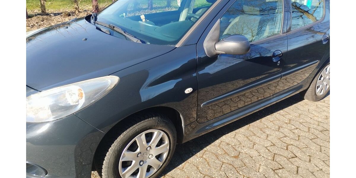 Peugeot 206 136.000 km 3.000 &euro; Großheide 26532