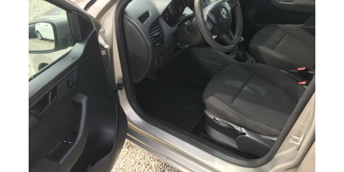 Skoda Fabia Kombi,Klima,8 Fach Bereift! Tüv Neu! 195.000 km 6.400 &euro; Himmelkron 95502