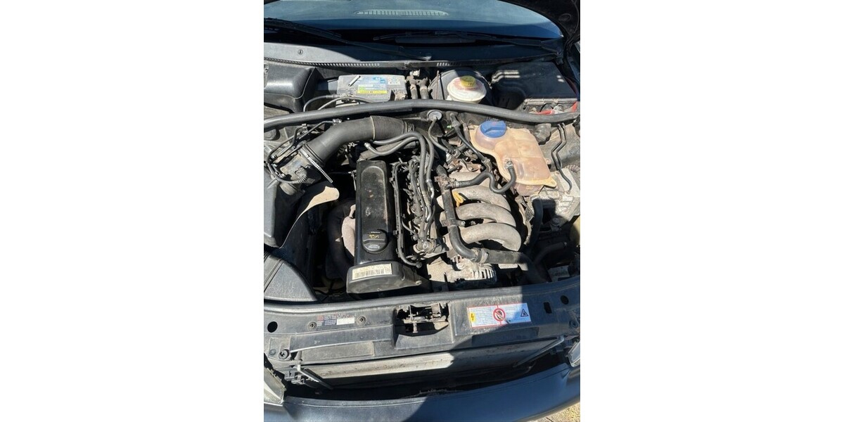 Audi A4 (B5) 215.000 km 2.000 &euro; Betten 