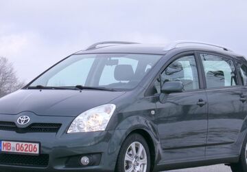 Toyota Corolla Verso 174.000 km 3.980 &euro; Holzkirchen 83607