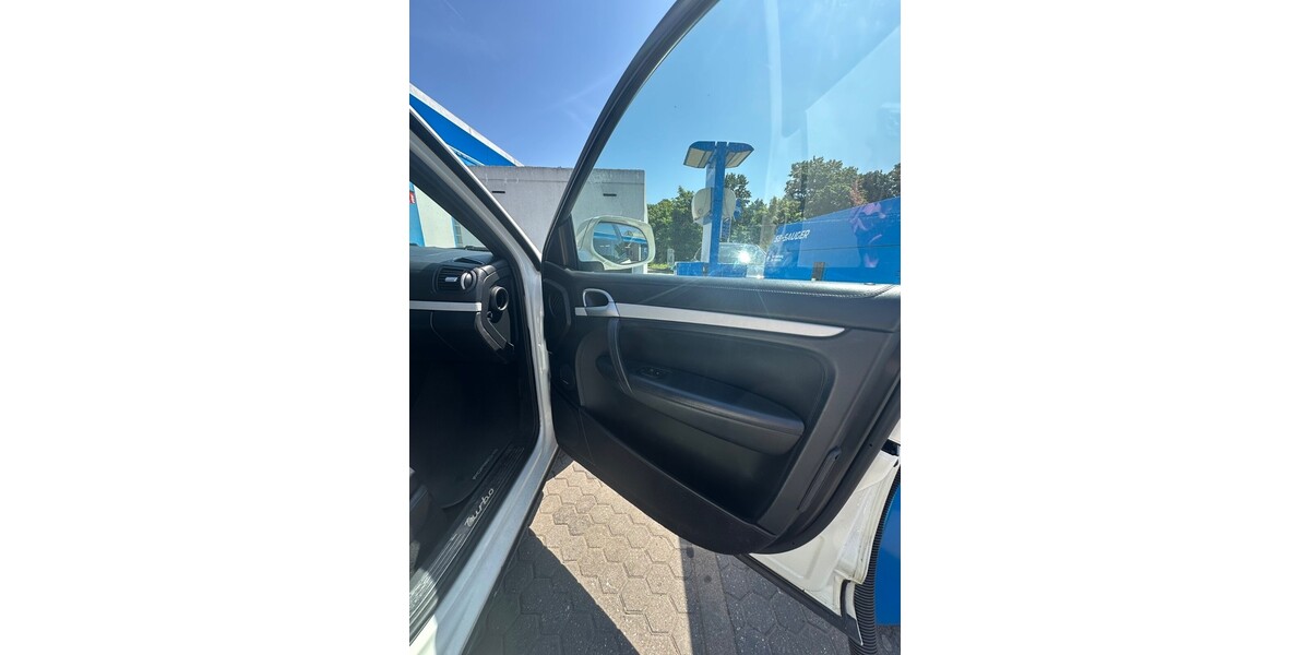 Porsche Cayenne 162.479 km 14.900 &euro; Leipzig 04109