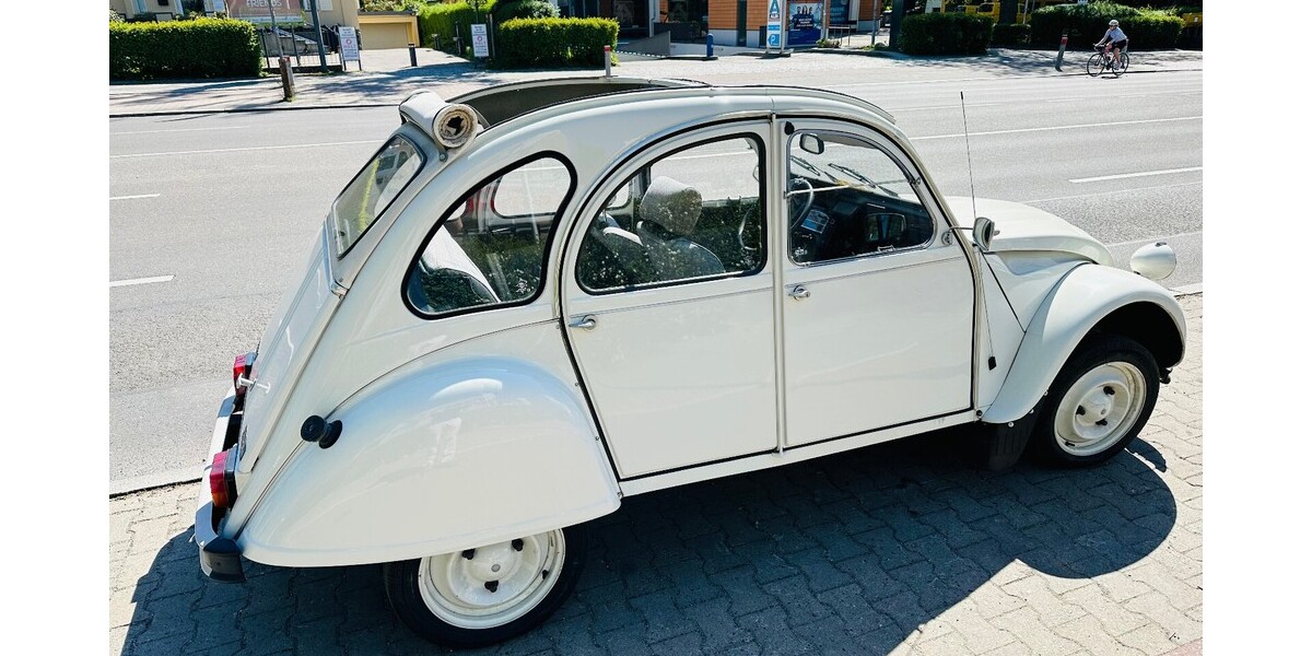 Citroen 2 CV 68.000 km 15.500 &euro; Berlin 10178