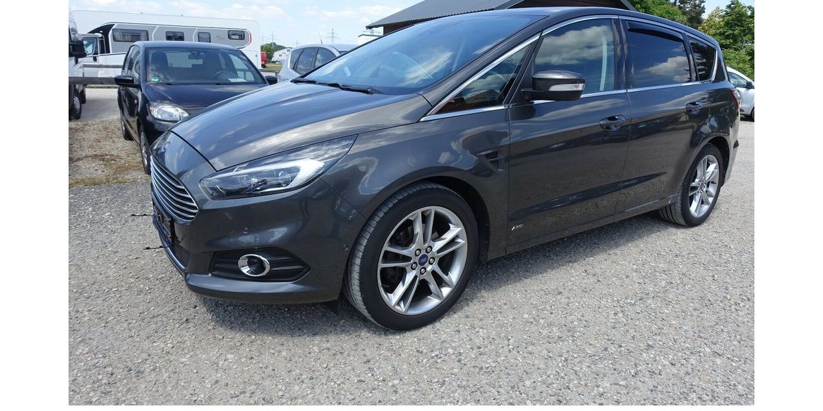 Ford S-Max Titanium AWD Pano AHK 7 Sitze Kamera 8x Alu 156.400 km 15.950 &euro; Neumarkt/OPf 92318