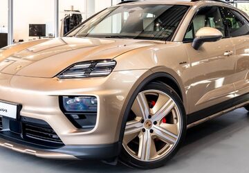 Porsche Macan 9.900 km 113.800 &euro; Leipzig 04356