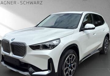BMW iX1 2.499 km 47.975 &euro; Kirchseeon 85614