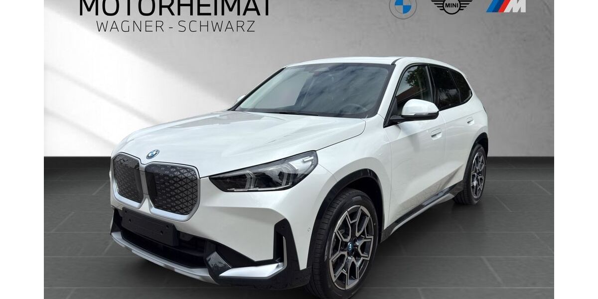BMW iX1 2.499 km 49.975 &euro; Kirchseeon 85614
