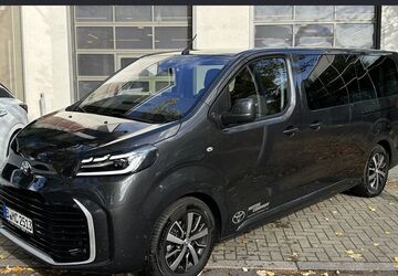 Toyota Proace (Verso) 25.000 km 55.980 &euro; Berlin 13403