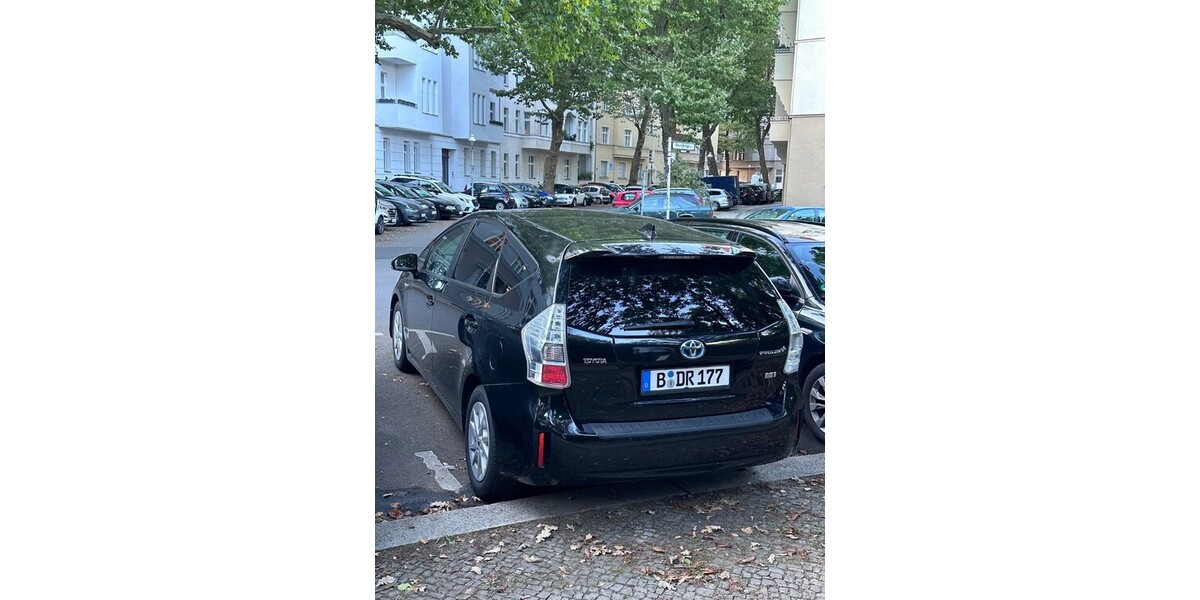Toyota Prius Plus 244.000 km 8.250 &euro; Berlin 10178