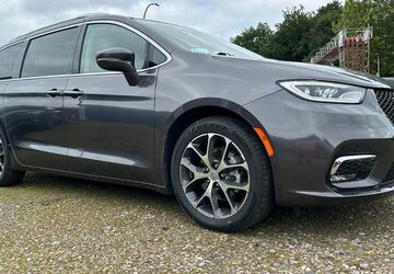 Chrysler Pacifica 82.000 km 37.999 &euro; Hamburg 22309