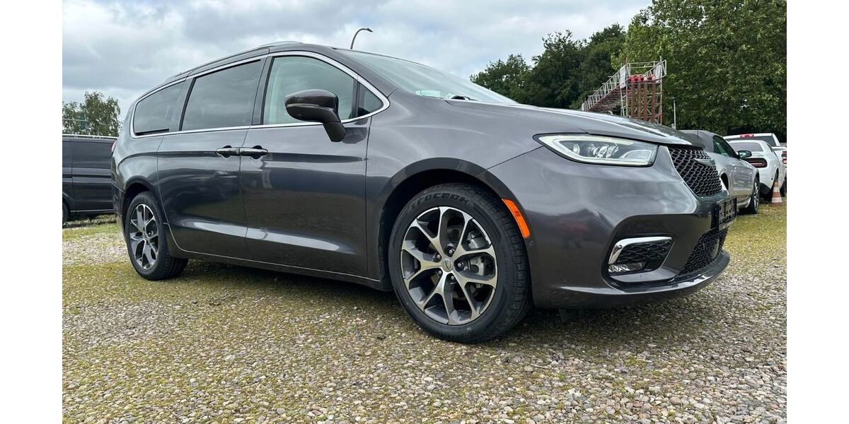 Chrysler Pacifica 82.000 km 37.999 &euro; Hamburg 22309