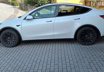 Tesla Model Y 23.000 km 32.900 &euro; Parkstein 92665