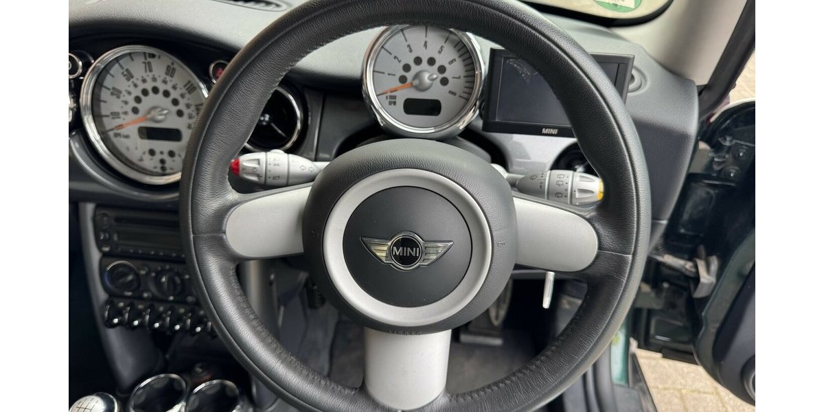 Mini Cooper S UnionJack foliert dt. Zulassung MwSt. !!! 104.177 km 7.999 &euro; Hamburg 22339