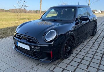 Mini John Cooper Works 15.900 km 37.490 &euro; Berg 82335