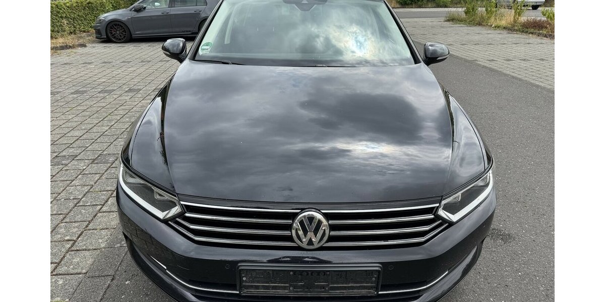 VW Passat Variant 2.0TDI DSG ACC Klima Kam Pano 18´ 188.000 km 10.900 &euro; Erftstadt 50374