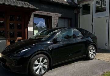 Tesla Model Y 48.930 km 33.790 &euro; Solingen 42699