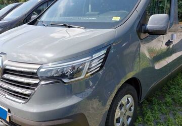 Renault Trafic 2.100 km 44.155 &euro; Massen 03238