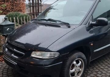 Chrysler Voyager 266.800 km 800 &euro; Kall 53925