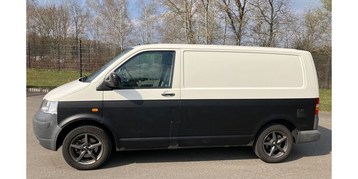 VW T5 Transporter 245.000 km 5.900 &euro; Homburg 66424