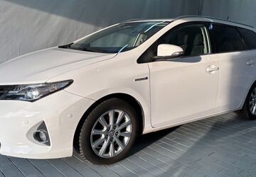 Toyota Auris 123.131 km 12.790 &euro; Pinneberg 25421