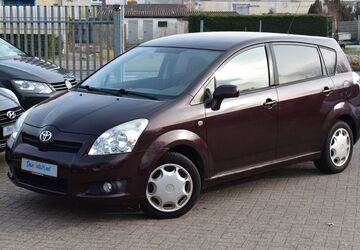 Toyota Corolla Verso 143.900 km 3.690 &euro; Celle 29227