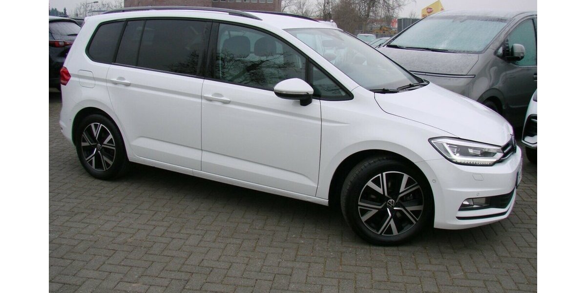 VW Touran 1,5 Comfortline ACC LED AHK 7Sitzer SHZ BMT 13.701 km 33.980 &euro; Falkensee 14612
