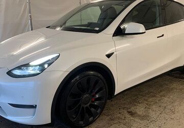 Tesla Model Y 140.000 km 29.450 &euro; Steinbach-Hallenberg OT Herges-Hallenberg 98587