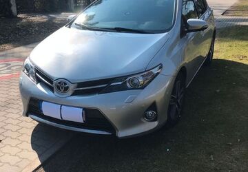 Toyota Auris 81.030 km 9.950 &euro; Schulzendorf 15732